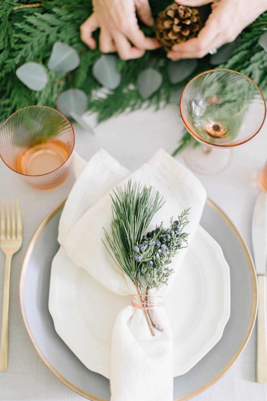 Ideas To Help You Sleigh Your Christmas Tablescape This Year - Linden ...