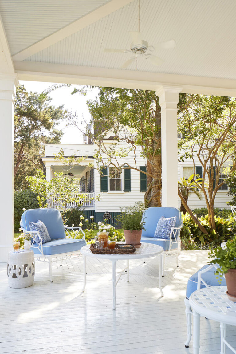 Home Tour / The Charming Charleston Home of Tastemaker Julia ...
