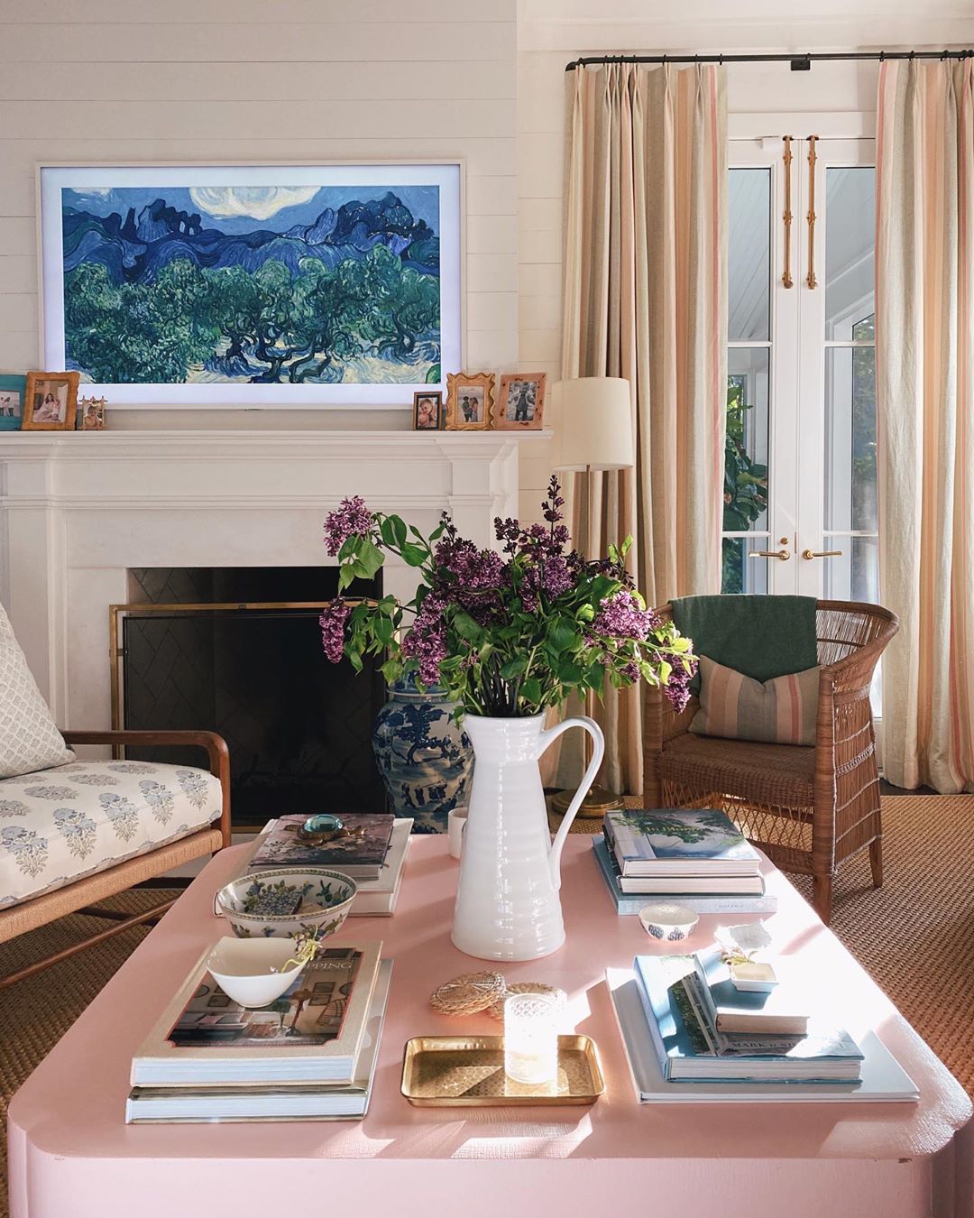 Home Tour / The Charming Charleston Home of Tastemaker Julia ...