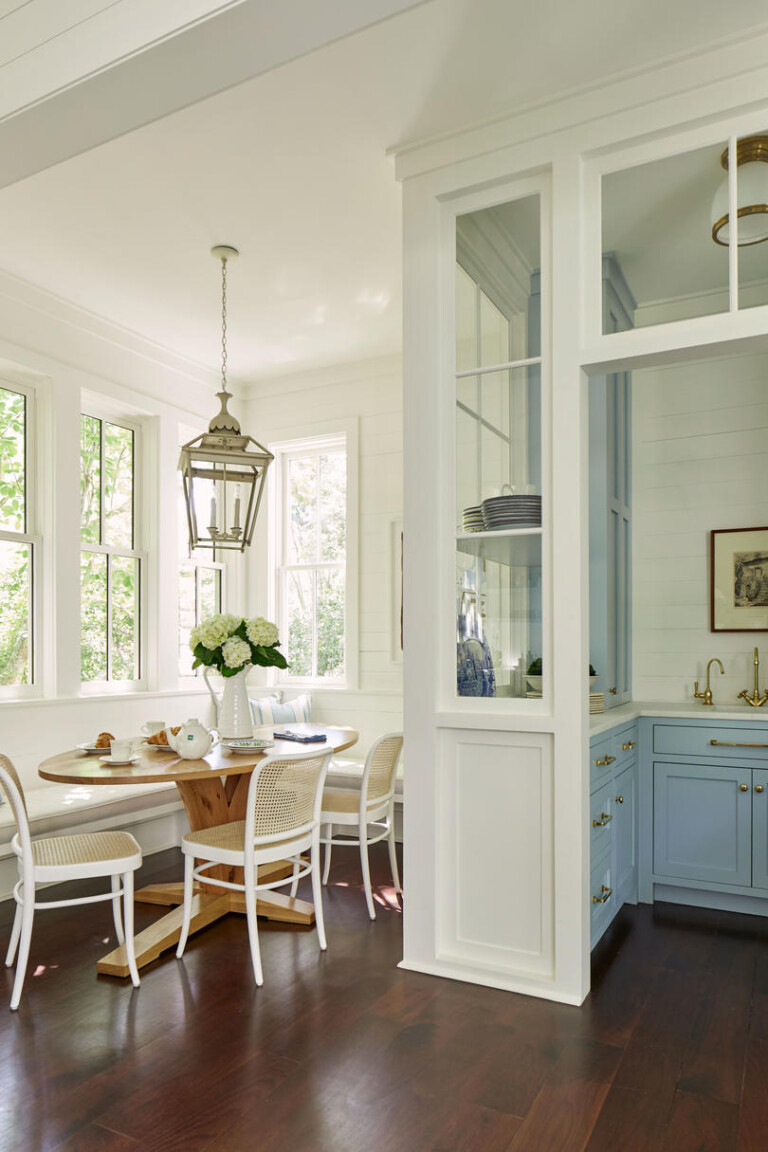 Home Tour / The Charming Charleston Home of Tastemaker Julia ...